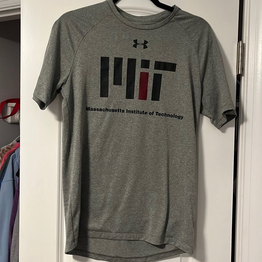 MIT under armor t shirt small